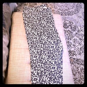 Never worn: Loft Plus Printed Jeans